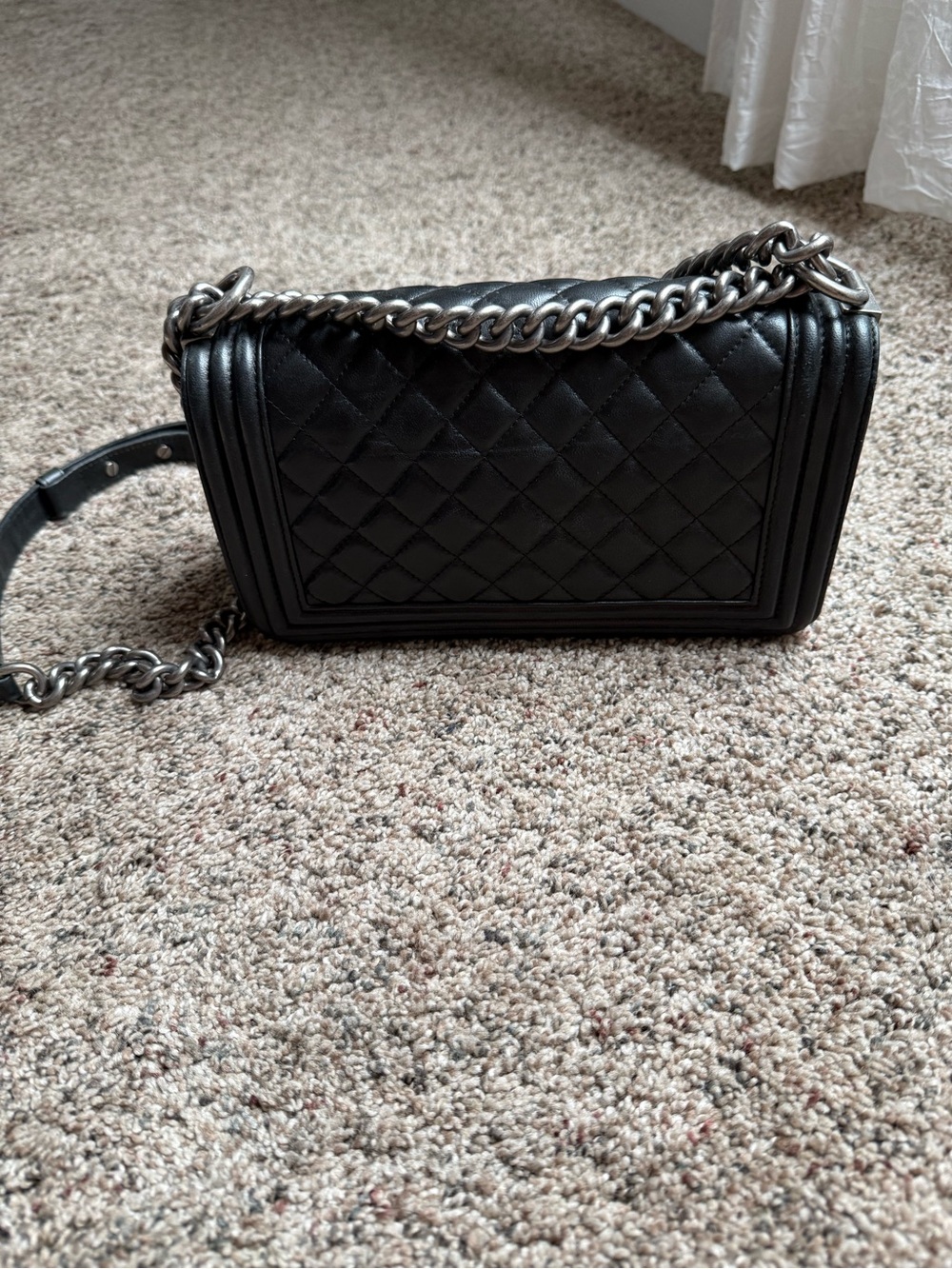 Classic Black Quilted Shoulder Bag with Chain Strap - Picture 1 of 4